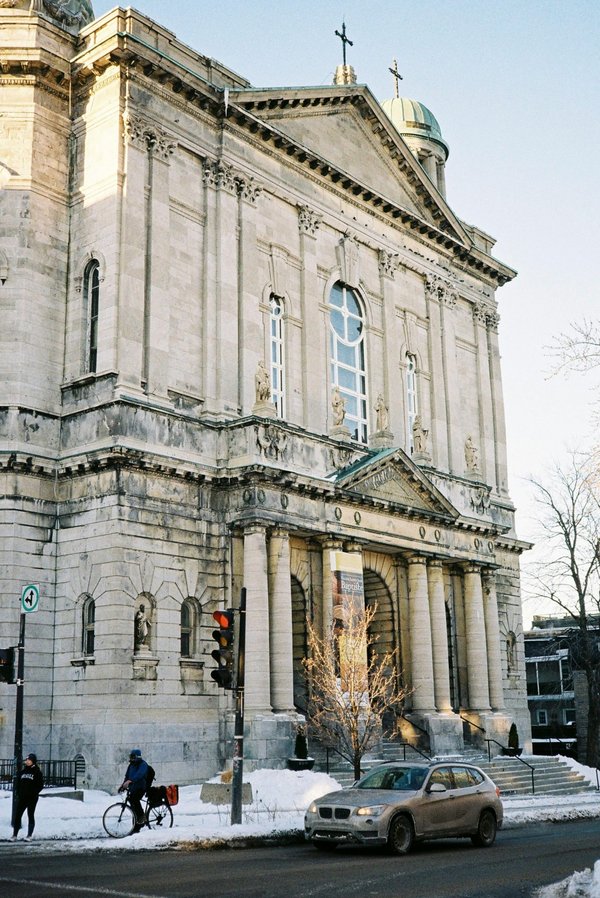 Découvrez les services de transport sur mesure avec descamps vtc luberon